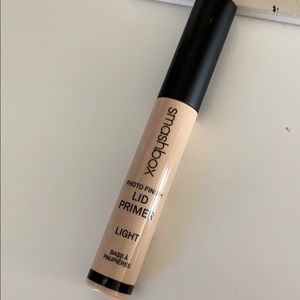 New! Smashbox photo finish lid primer. Light